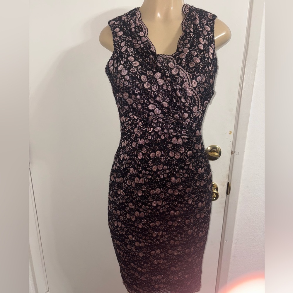 Tahari black and rose gold shimmer stretch lace party dress Size 6 New